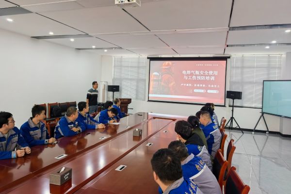 規范操作流程，共筑安全防線(xiàn)—泰安德美機電成功舉辦工傷預防專(zhuān)題培訓